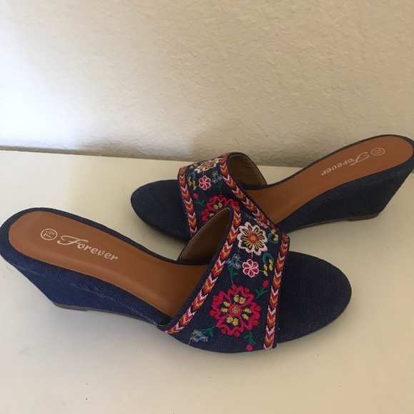 Denim embroidered sandals - Picture 4 of 4